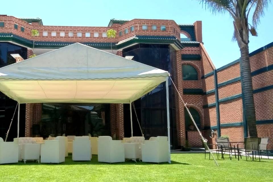 Amplio jardín para boda