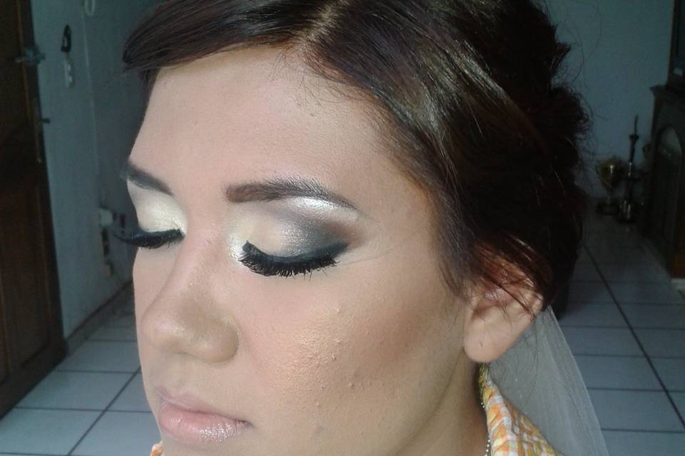 Maquillaje y peinado novia