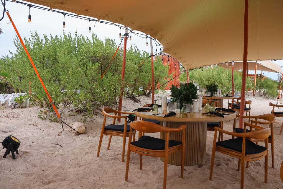 Cena grupal en carpas