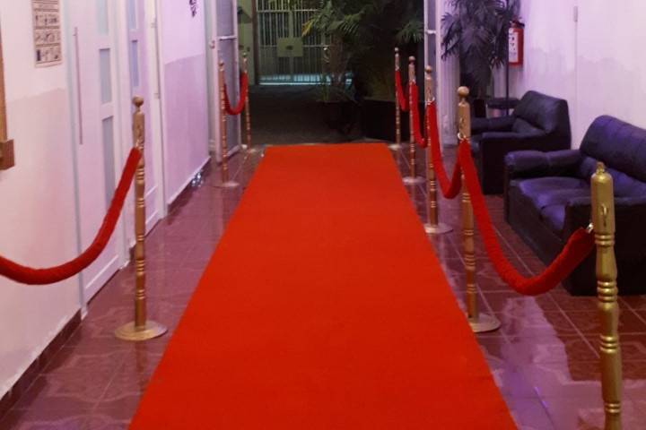 Entrada y alfombra roja