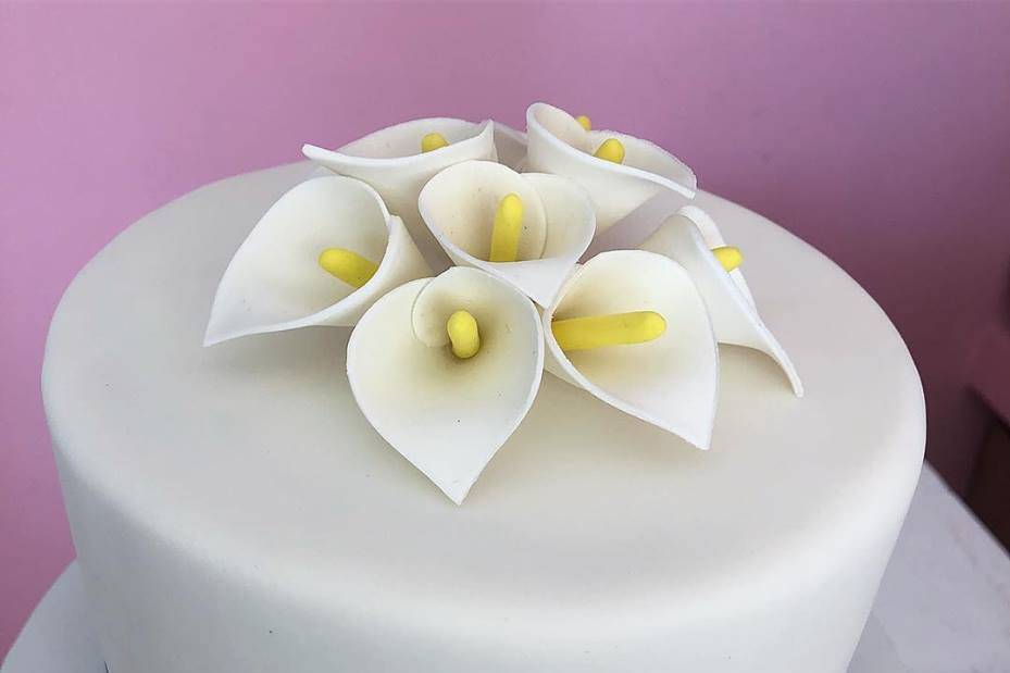 Cala lilies cake