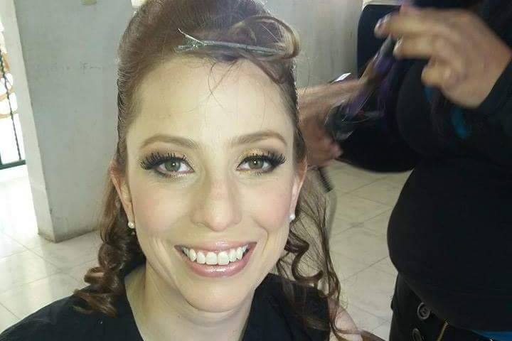 Sandy Luceli Make Up