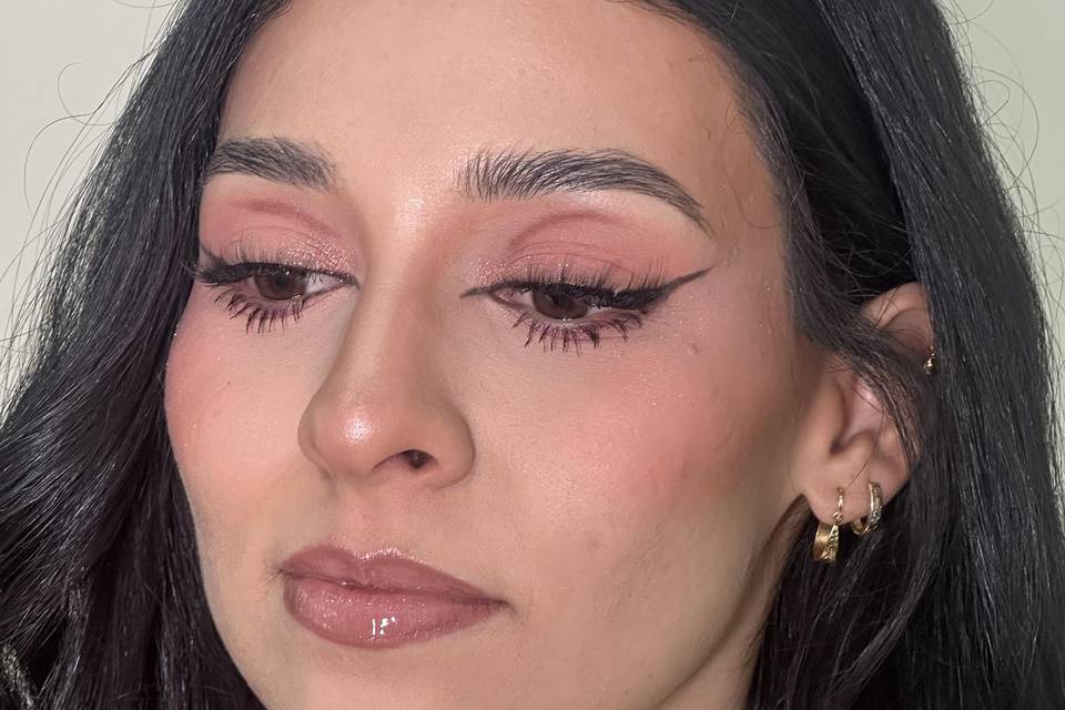 Pris Lazcano Make-up