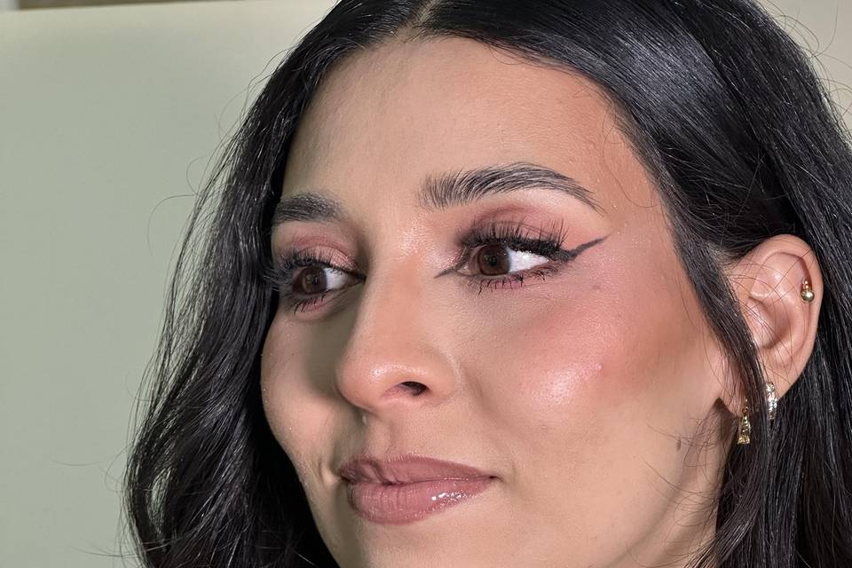 Pris Lazcano Make-up