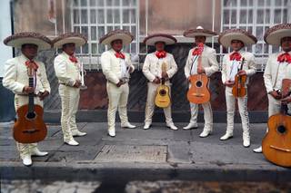 Mariachi Internacional Luz de Luna