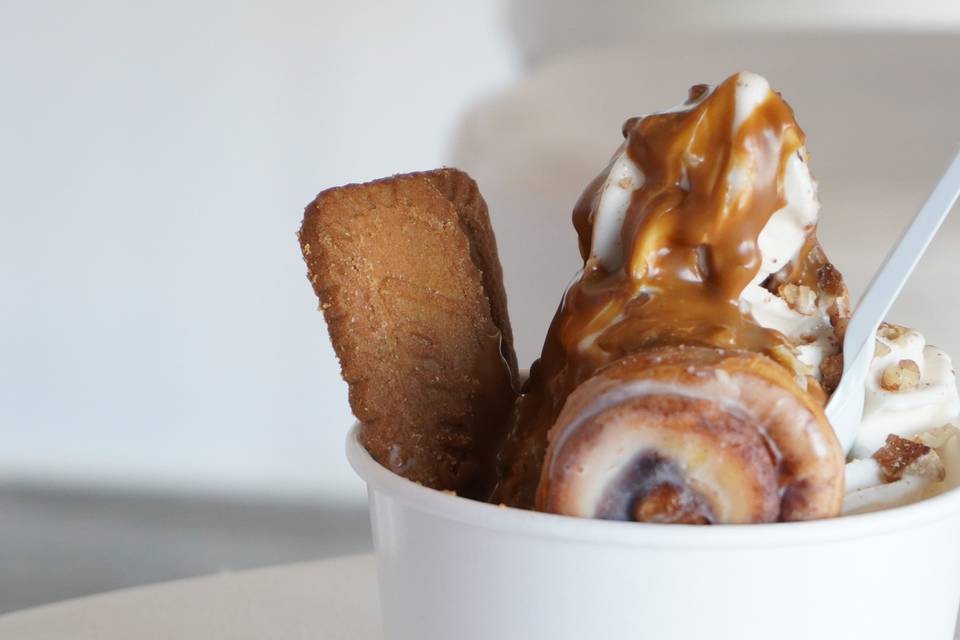 Helado con galleta
