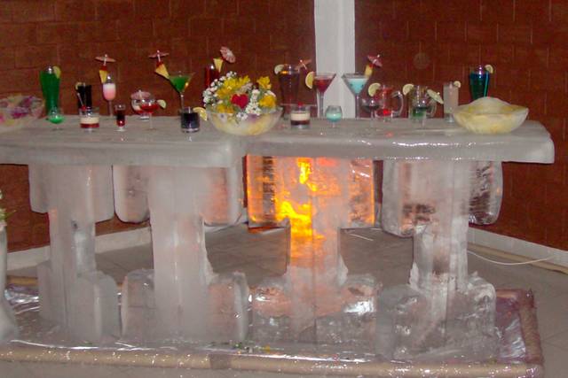 Coctelería en barra de hielo