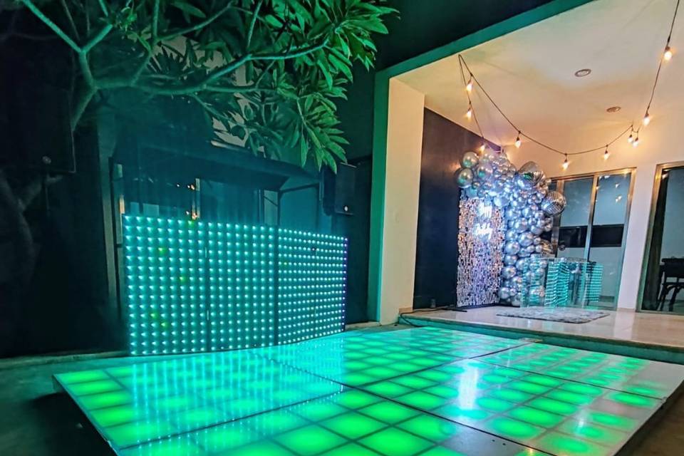 DJ y pista led