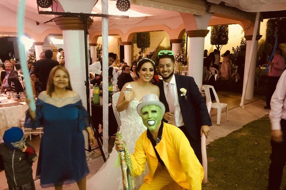 ¡Arriba los novios!