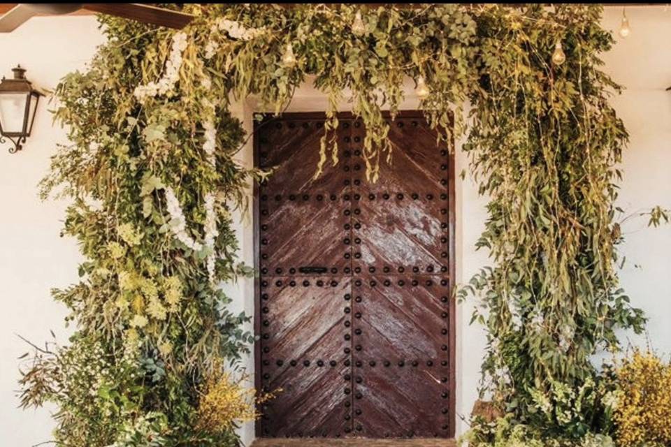 Gazebo con floreros