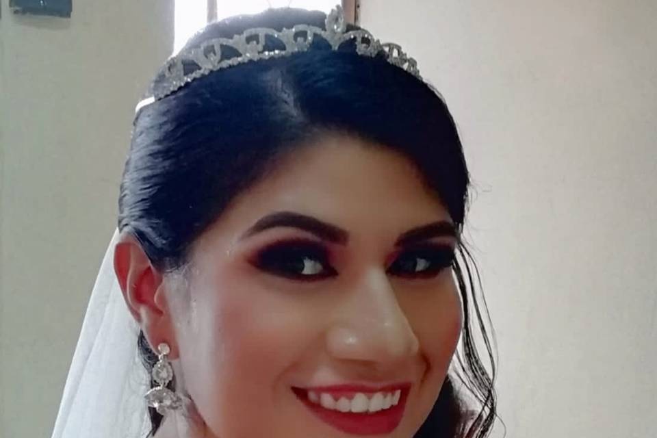 MAQUILLAJE Y PEINADO NUPCIAL