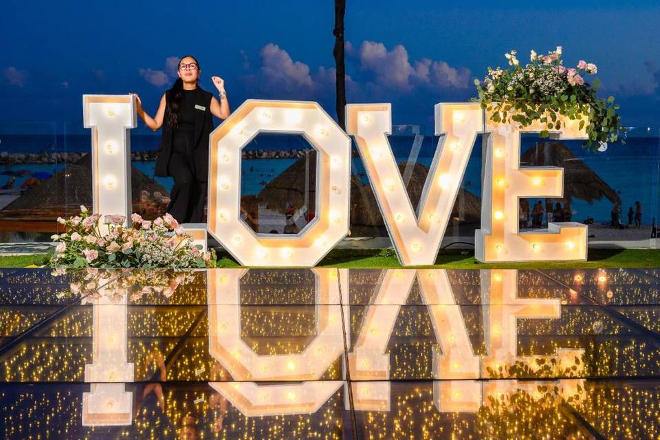 Love  Jardín con vista al mar