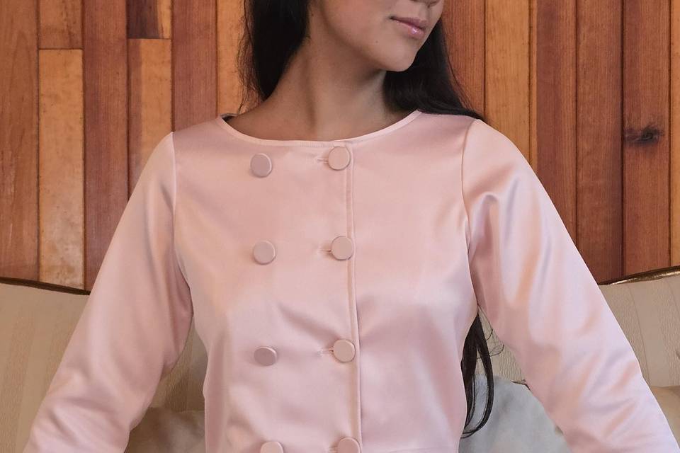 Traje rosa