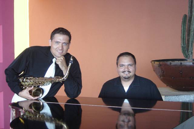 Dueto sax y teclado