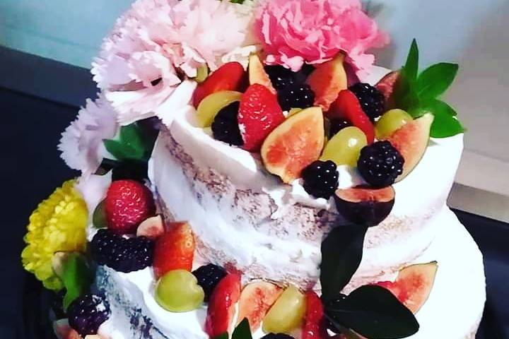 Pastel con frutos tropicales