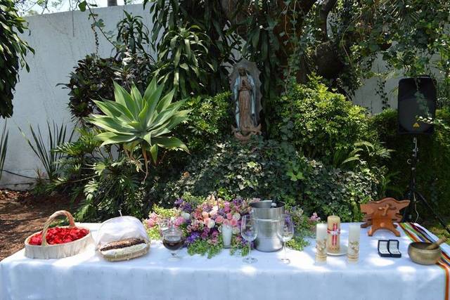 Ceremonia con camino de pétalos en Tepoztlán, Morelos  Detalles boda  invitados, Organizar boda, Cosas de boda