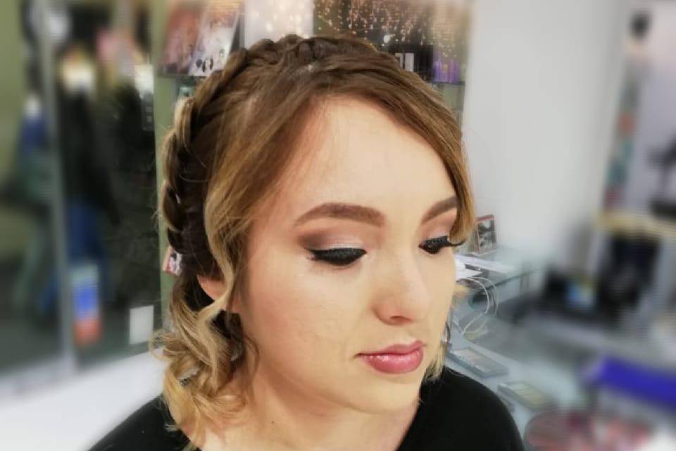 Kadahe Makeup Artist & Hair