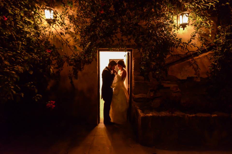 Novios en portal