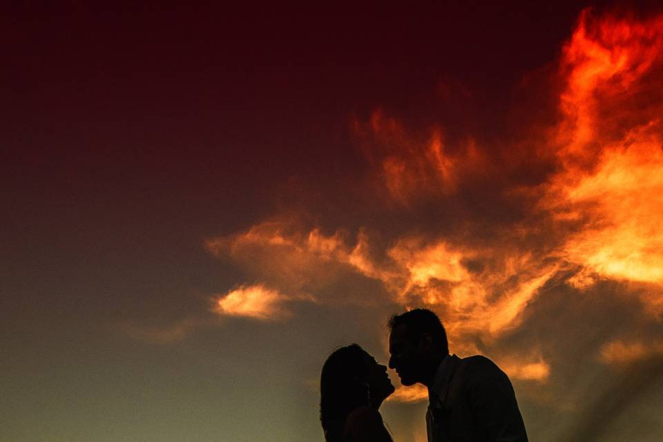 Beso al atardecer