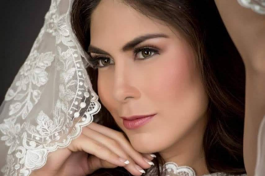 Fernanda Espinoza Maquillaje