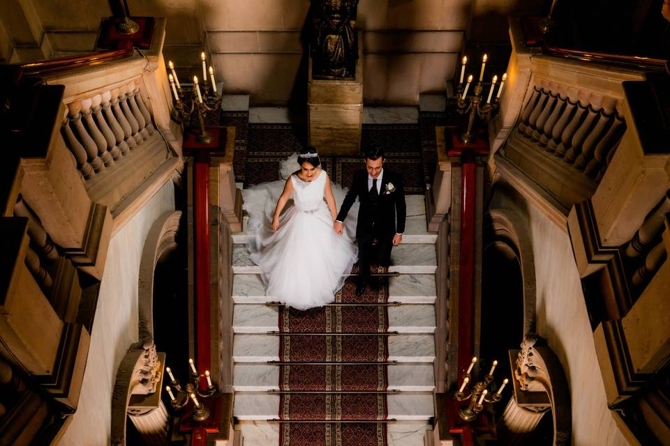 Los novios llegando al salón