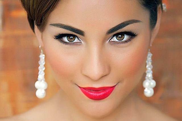 Diseño de ceja y labios