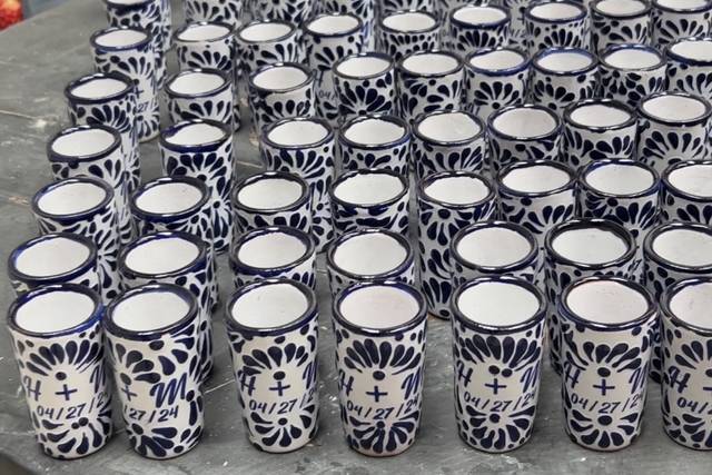 Shots personalizados con diseño de talavera