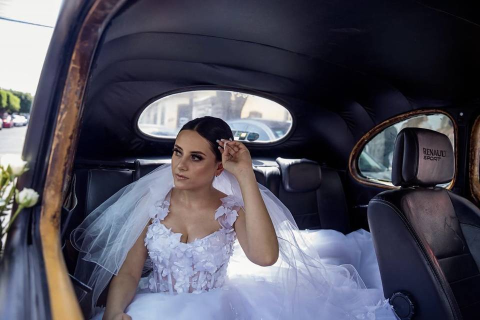 Maquillaje y peinado