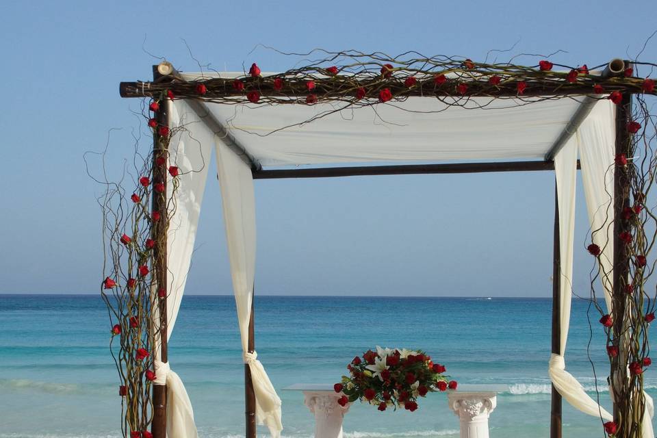 Boda simbólica en la playa