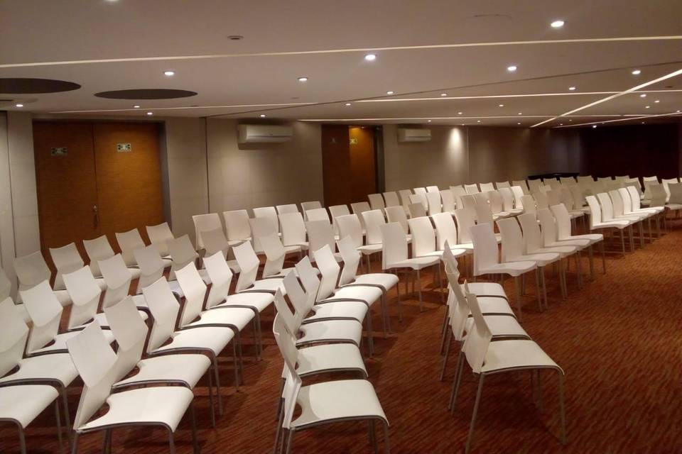 Salón B y C