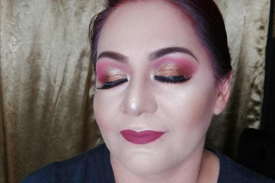 Maquillaje y peinado