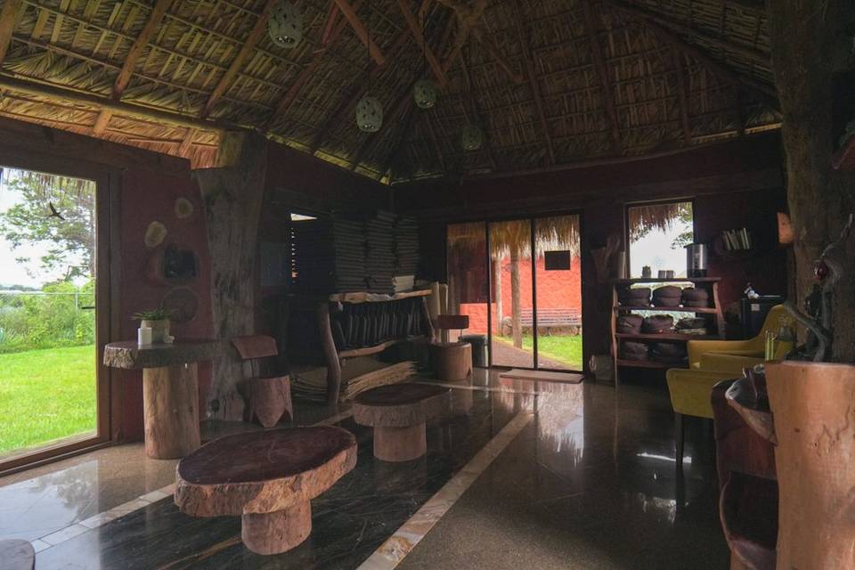 Lobby Osho Hut