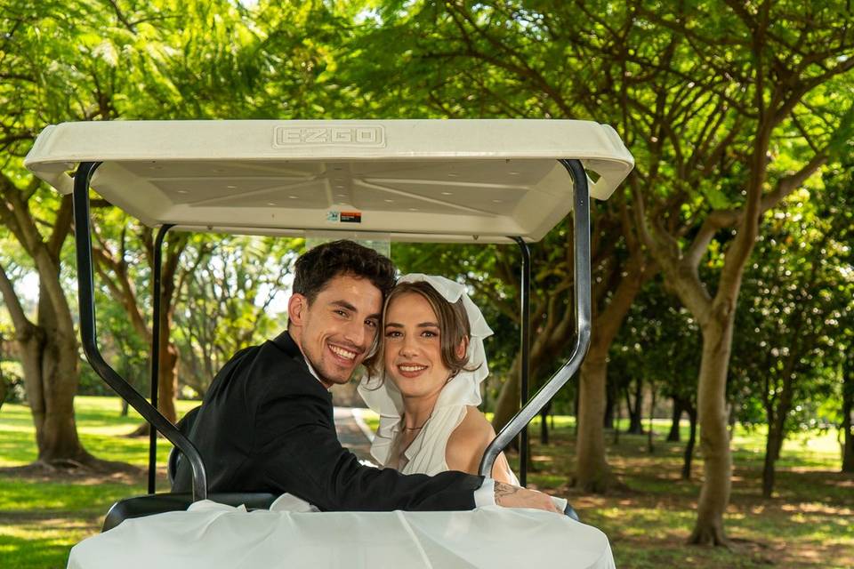 Novios carrito de golf