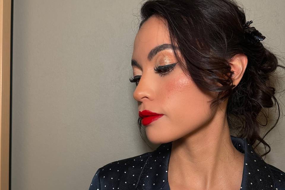 Novia labios rojos