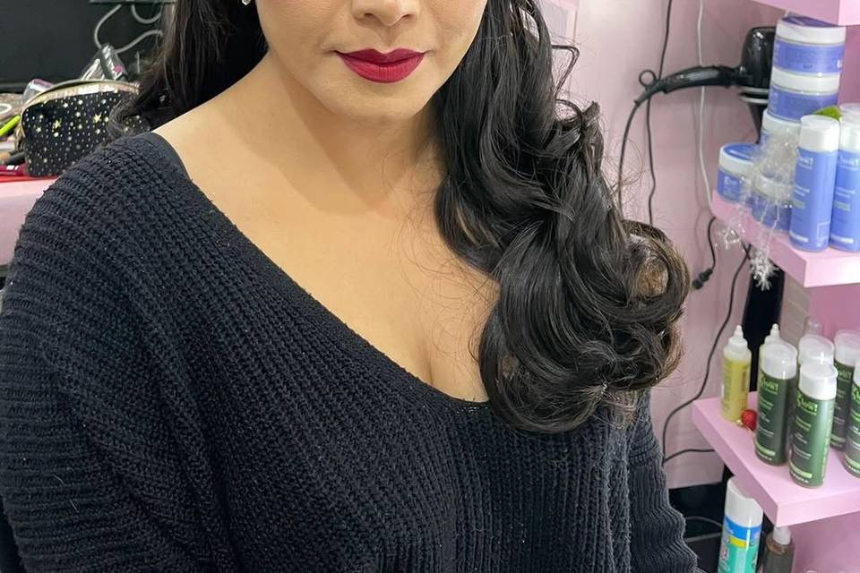 Maquillaje con labios rojos
