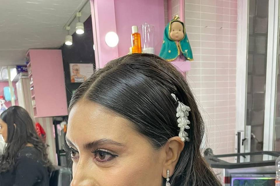 Alejandra Victoria Profesional