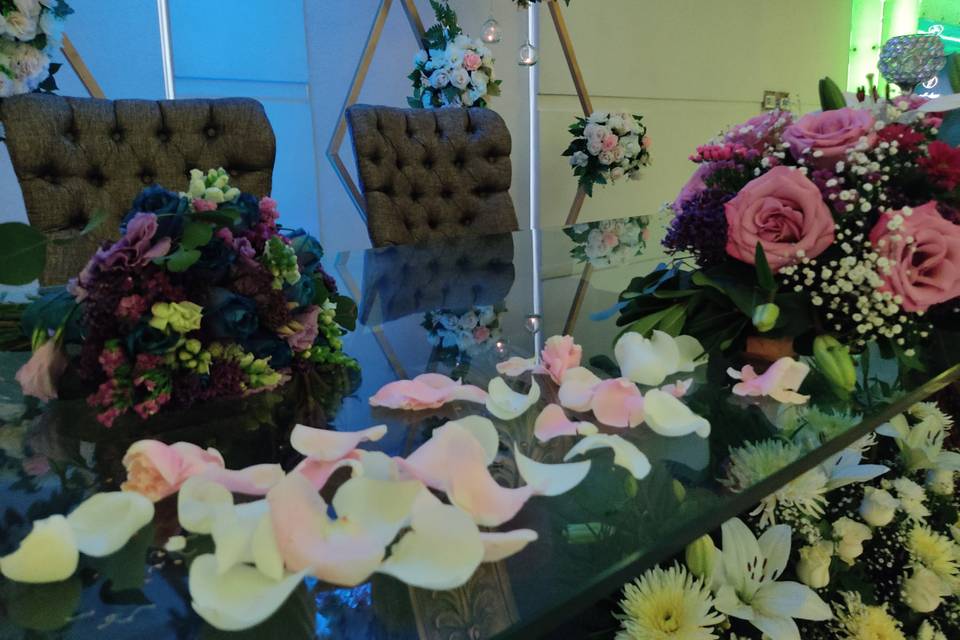 Mesa principal flores