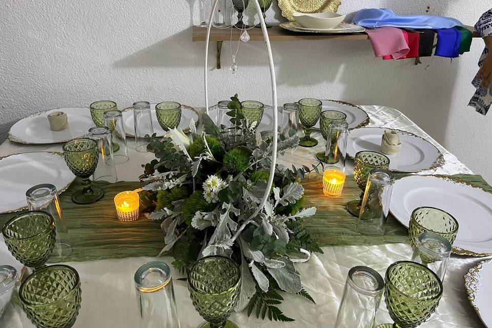 Copas verdes y velas