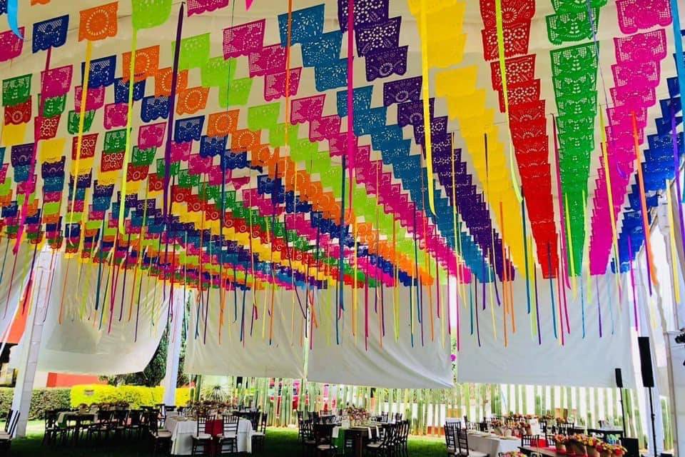 Papel picado de colores