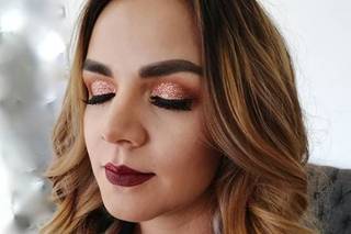 Naye Muñoz Makeup Hairstyle