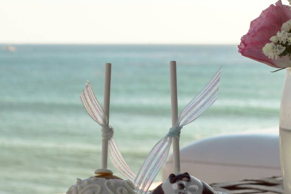 Bride & groom cake pops