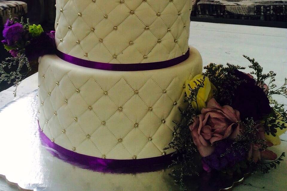 Pastel boda tema morado