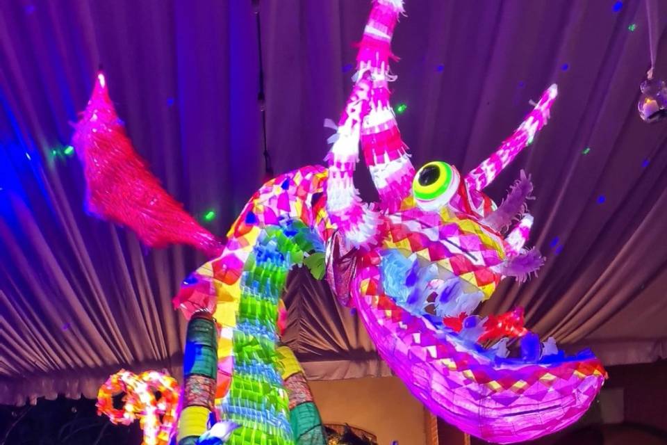 Dragón con luces para evento