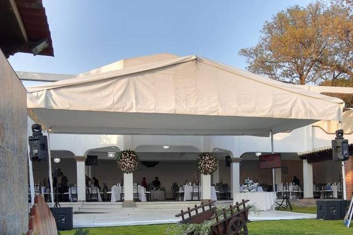 Carpa y pista