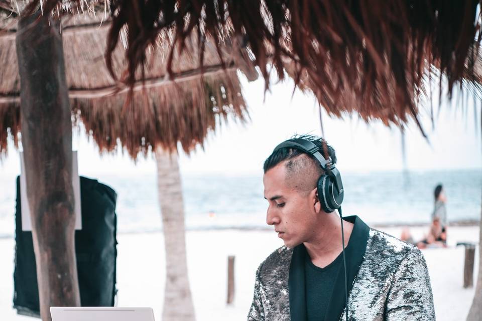 DJ bodas en playa