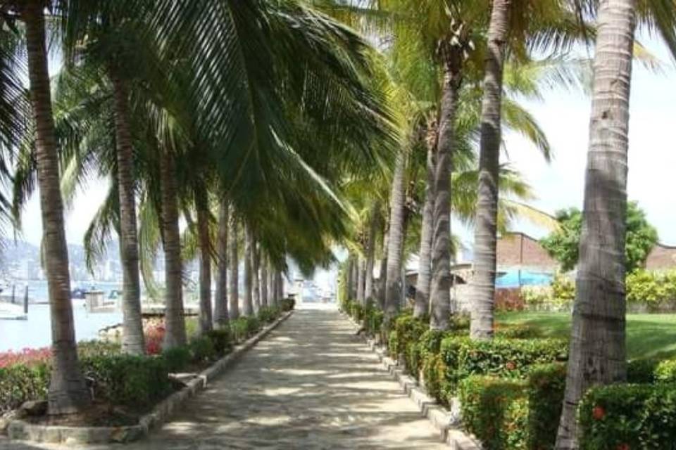 La Marina Acapulco entrada