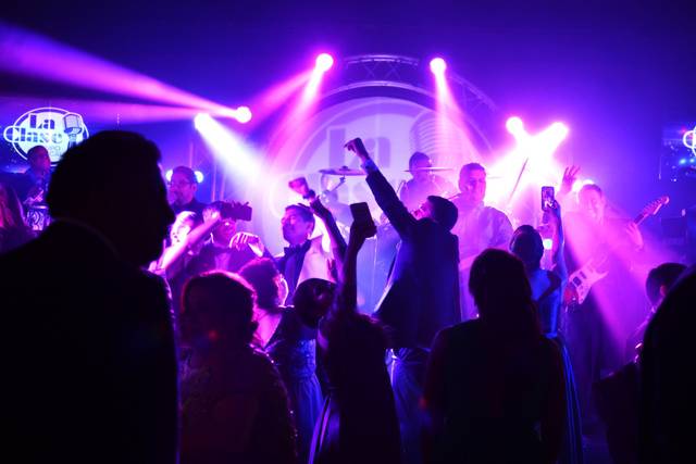 Grupo La Clase en acción