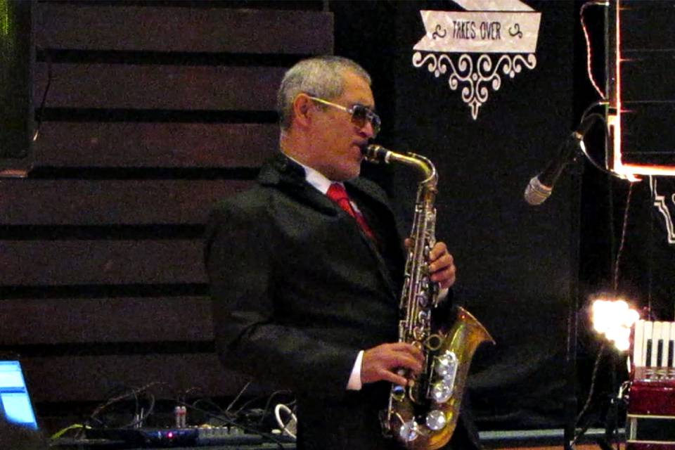 Aristos Saxofonista Cantor