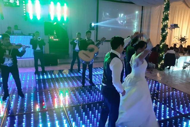 Bailando