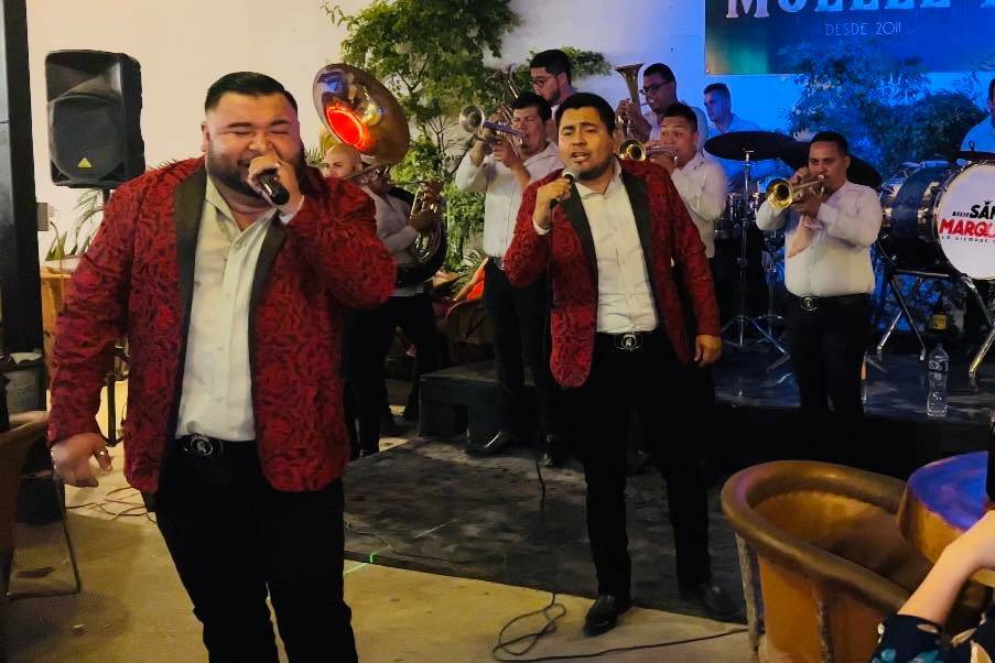 Cantando en evento